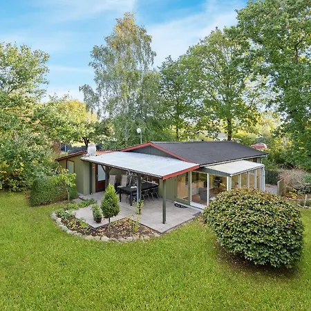 Дом отдыха Stunning In Glesborg With Kitchen *