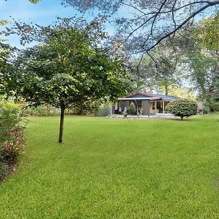Stunning In Glesborg With Kitchen * Fjellerup Strand