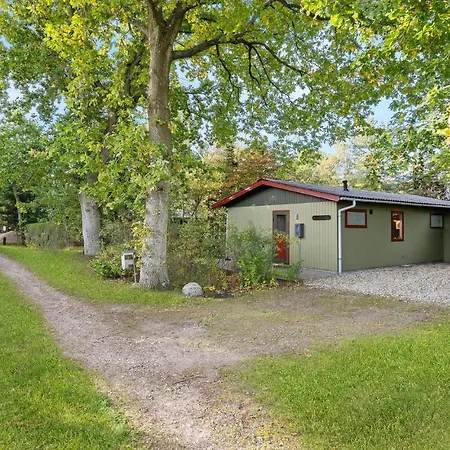 Stunning In Glesborg With Kitchen Fjellerup Strand