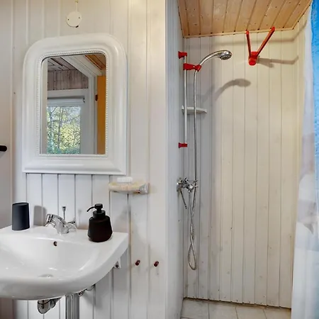 Stunning In Glesborg With Kitchen *